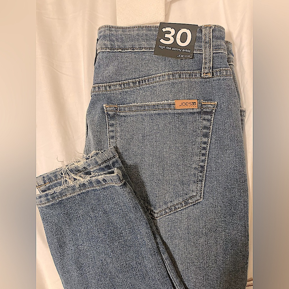 Joe’s Jeans High Rise Skinny Ankle NWT Size 30